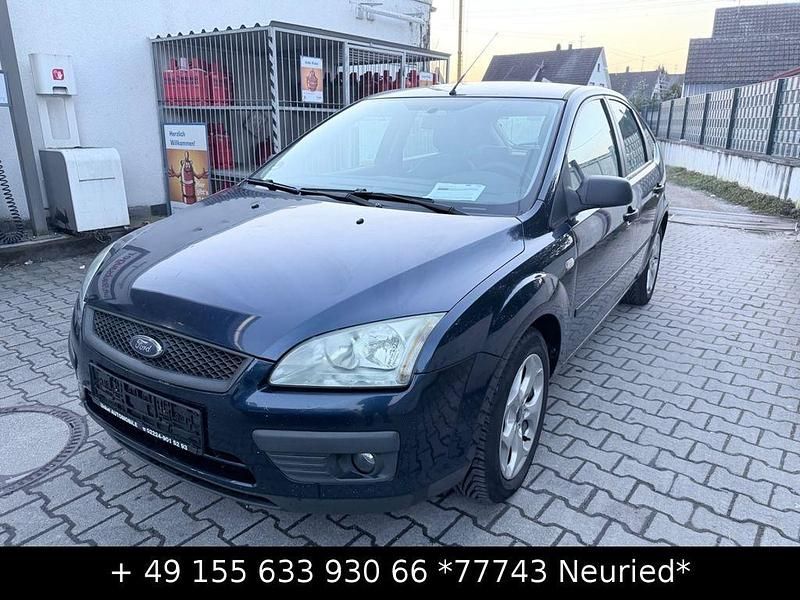 Gebraucht Ford Focus Trend 101 PS (74 kW) 2006 Blau Limousine