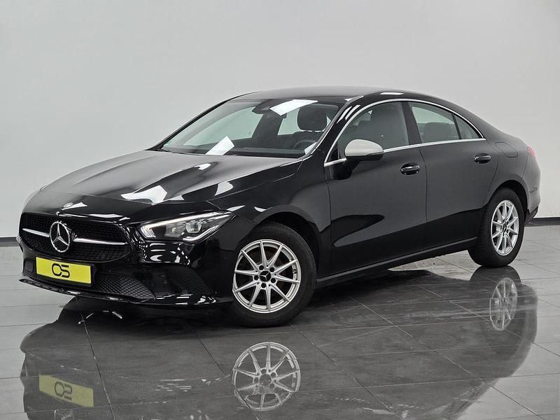 Schwarz Gebraucht 2020 Mercedes CLA180 Limousine | 18.450 € (Guter Preis) - Bild 1/4