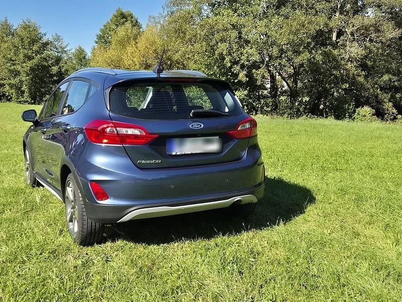 Gebraucht Ford Fiesta Active 101 PS (74 kW) 2019 Blau Kleinwagen