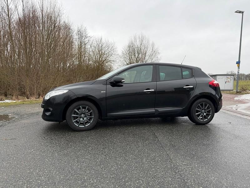 Gebraucht Renault Mégane 106 PS (77 kW) 2010 Schwarz Limousine