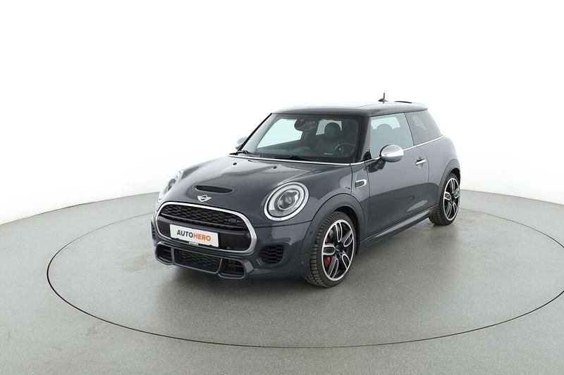 Grau Gebraucht 2018 Mini John Cooper Works Kleinwagen | 21.640 € (Fairer Preis) - Bild 1/3