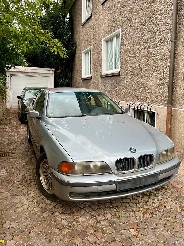 Silber Gebraucht 1997 BMW 528 Limousine | 1.299 € (Superpreis) - Bild 1/4