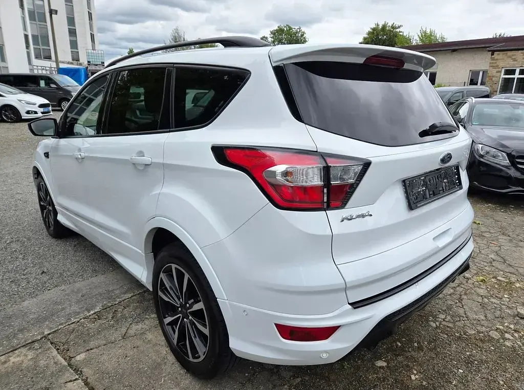 Gebraucht Ford Kuga ST-Line 150 PS (110 kW) 2019 Weiß SUV