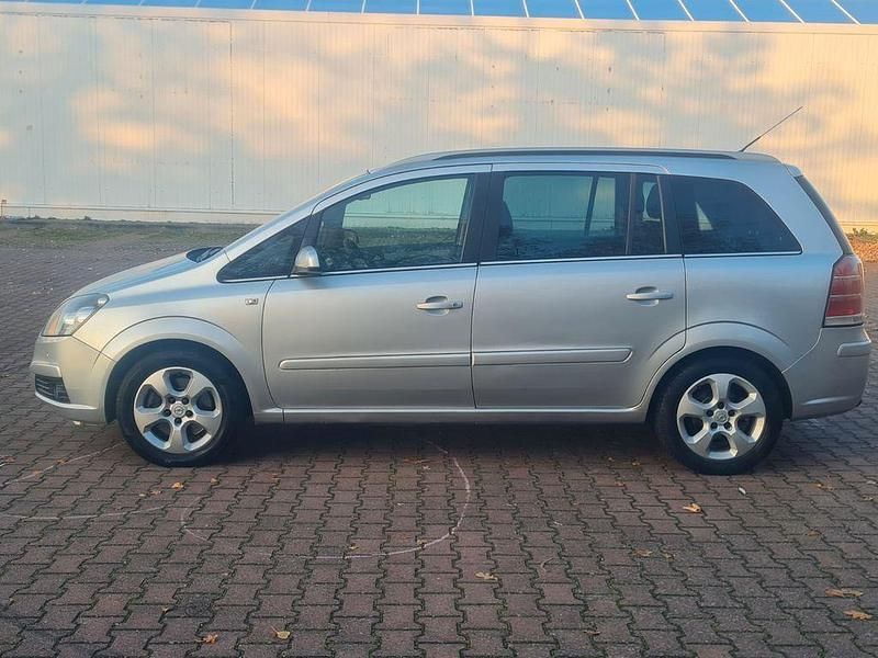 Gebraucht Opel Zafira 150 PS (110 kW) 2006 Silber Van / Kleinbus