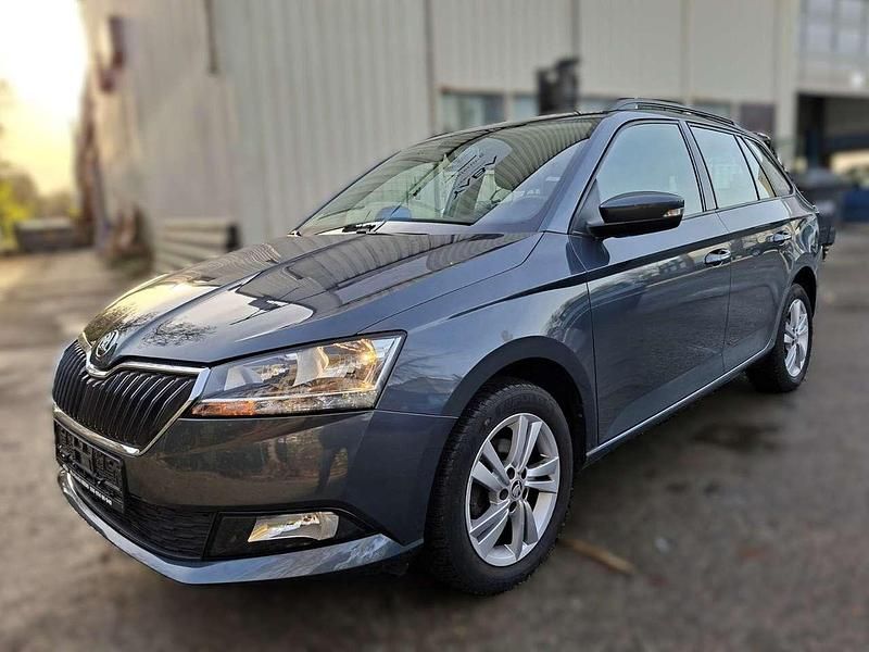 Quarzgrau metallic Gebraucht 2019 Skoda Fabia Ambition Kombi | 12.200 € (Fairer Preis) - Bild 1/4