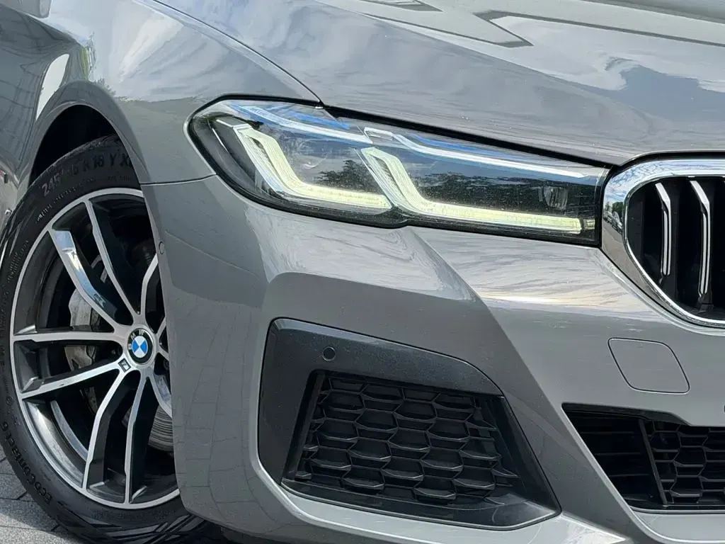 Gebraucht BMW 530 M Sport 286 PS (210 kW) 2022 Grau Limousine