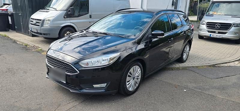 Schwarz Gebraucht 2016 Ford Focus Trend Kombi | 8.650 € (Guter Preis) - Bild 1/4
