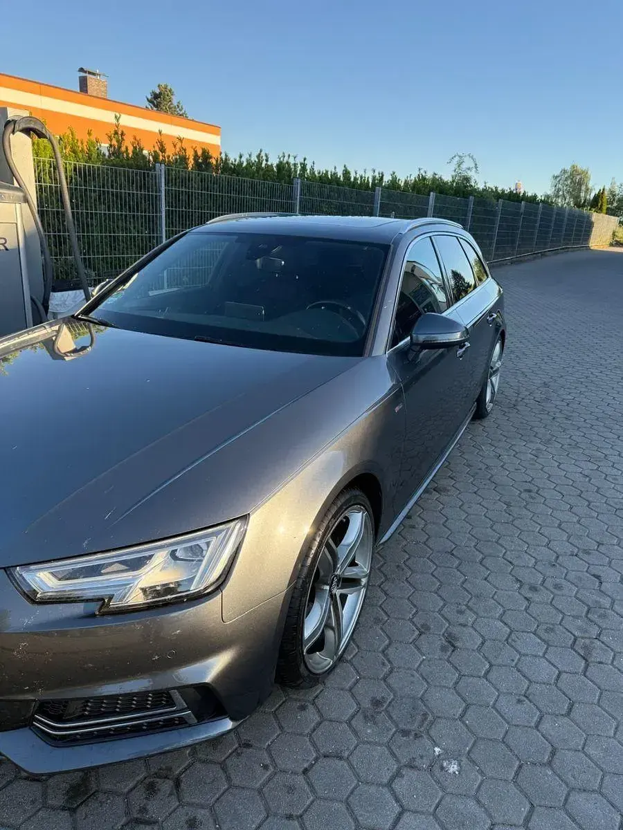 Gebraucht Audi A4 S-Line 150 PS (110 kW) 2017 Grau Kombi