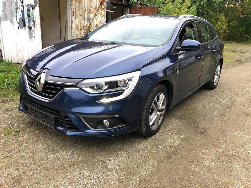 Blau Gebraucht 2018 Renault Mégane GrandTour Kombi | 9.500 € (Fairer Preis) - Bild 1/4