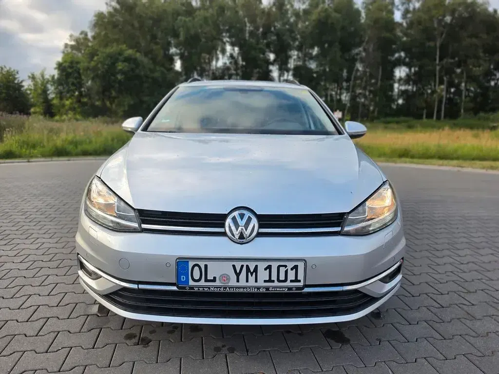 Gebraucht VW Golf VII 150 PS (110 kW) 2020 Silber Limousine