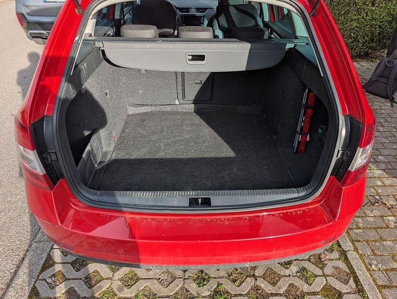 Gebraucht Skoda Octavia Active 116 PS (85 kW) 2019 Rot Kombi