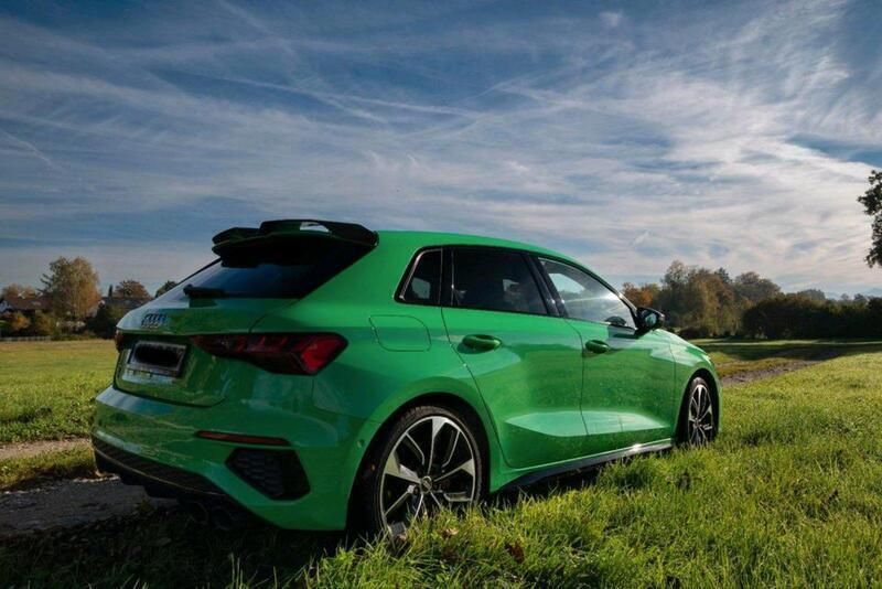 Grün Gebraucht 2021 Audi S3 Sportback Kombi | 36.850 € - Bild 1/4