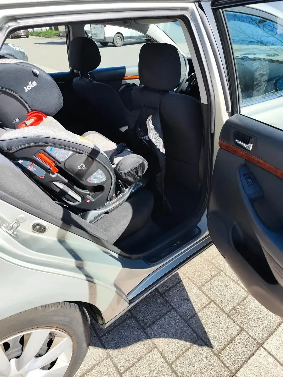 Gebraucht Toyota Avensis 129 PS (94 kW) 2005 Grün Kombi