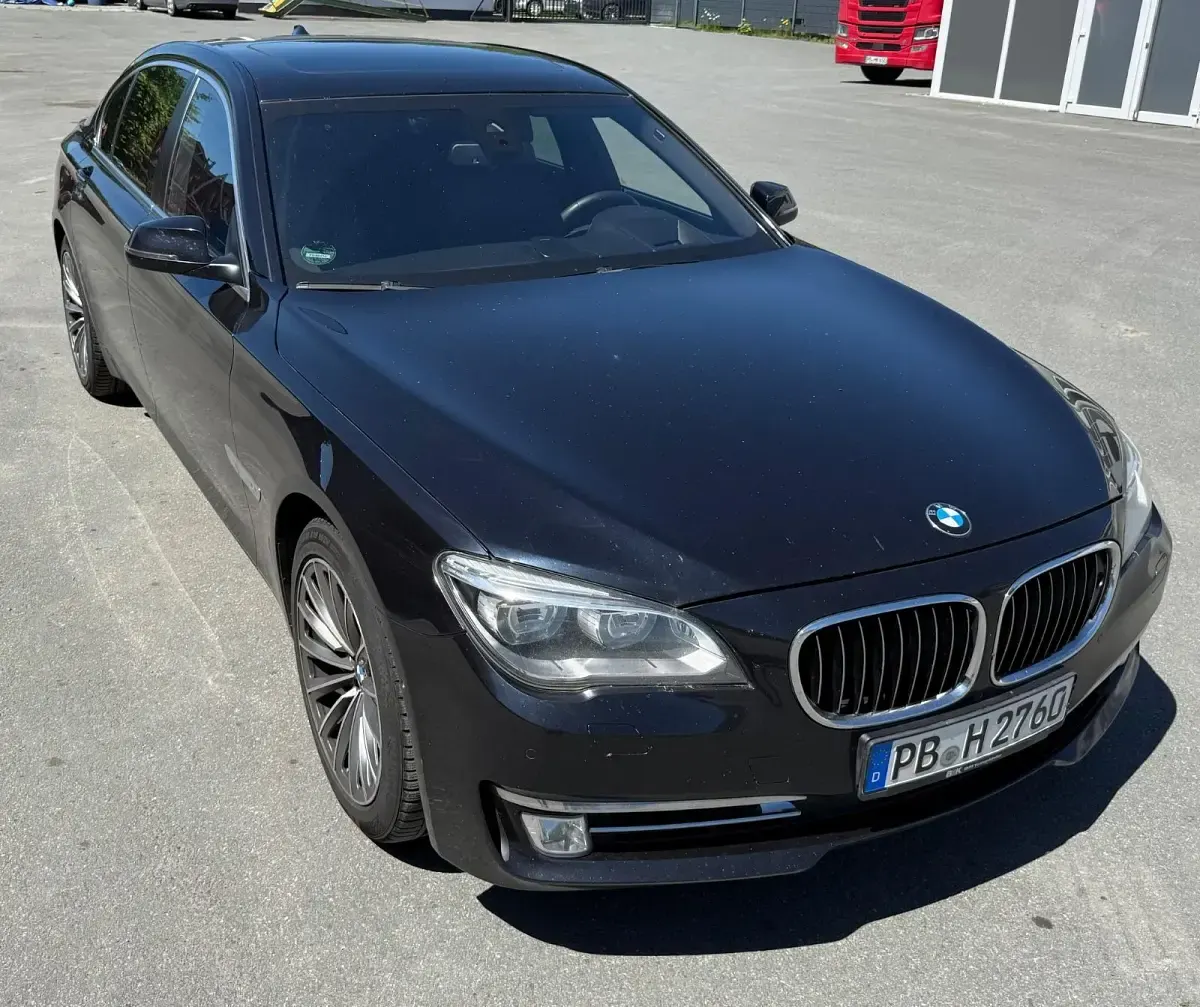 Gebraucht BMW 750 330 PS (242 kW) 2013 Schwarz Limousine