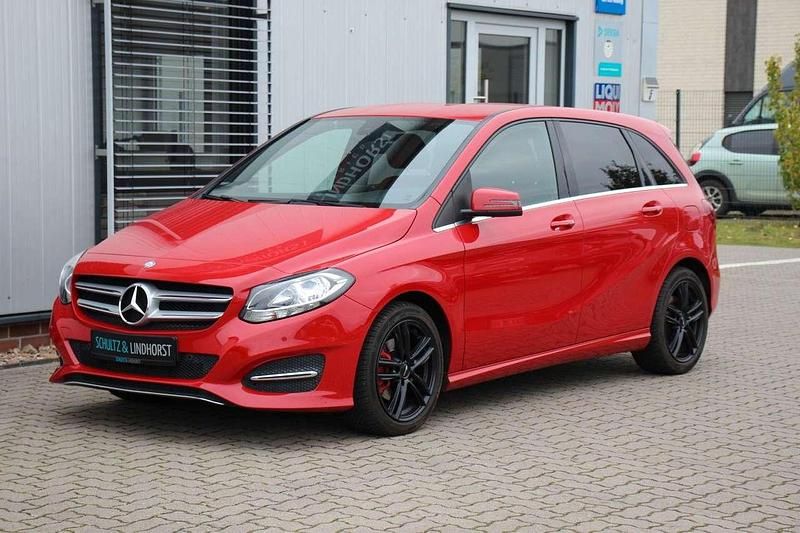 Rot Gebraucht 2015 Mercedes B220 Urban Van / Kleinbus | 15.900 € (Fairer Preis) - Bild 1/4