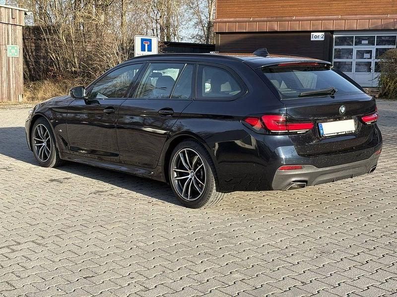 Gebraucht BMW 530 M Sport 286 PS (210 kW) 2020 Carbonschwarz (metallic) Kombi