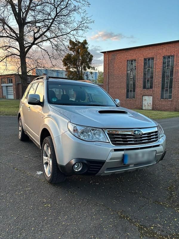 Usado Subaru Forester 147 HP (108 kW) 2011 Prateado SUV