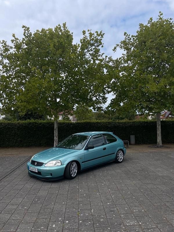 Grün Gebraucht 1999 Honda Civic Kleinwagen | 5.500 € - Bild 1/4