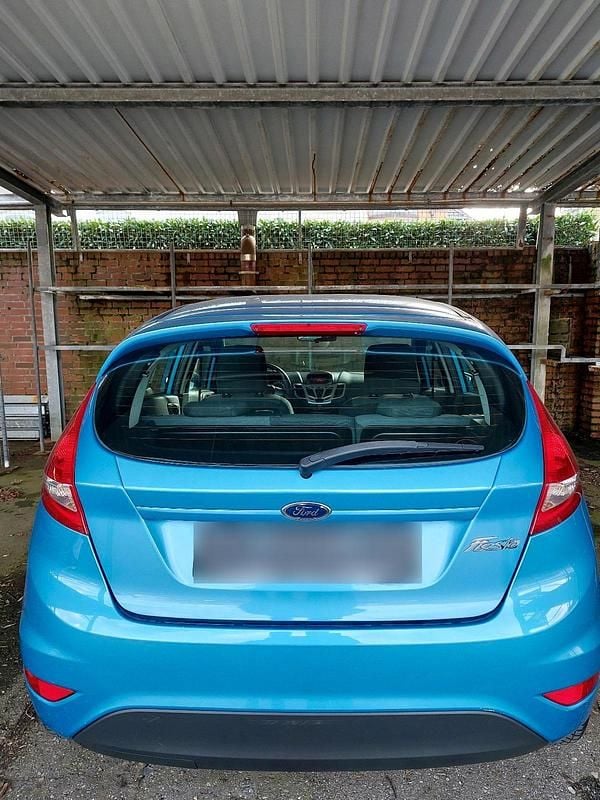 Gebraucht Ford Fiesta 90 PS (66 kW) 2009 Blau Kleinwagen