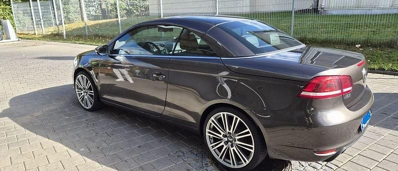 Gebraucht VW Eos 160 PS (117 kW) 2012 Braun Cabrio