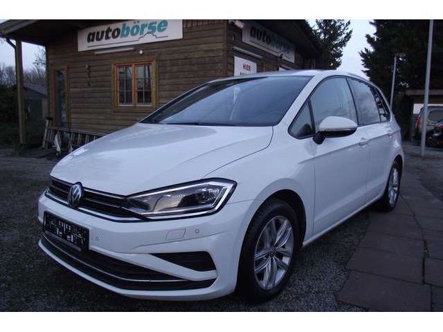 Pure white Gebraucht 2019 VW Golf Sportsvan Comfortline Van / Kleinbus | 19.600 € (Etwas zu teuer) - Bild 1/1