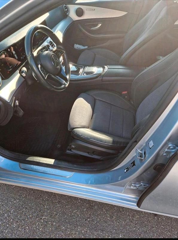 Gebraucht Mercedes E220 194 PS (142 kW) 2021 Silber Kombi
