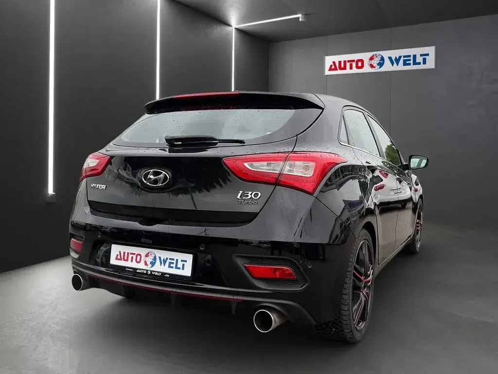 Gebraucht Hyundai i30 Turbo 186 PS (136 kW) 2015 Schwarz Limousine