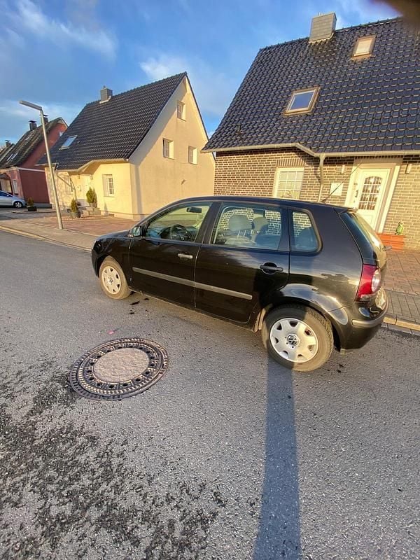 Gebraucht VW Polo 60 PS (44 kW) 2010 Schwarz Kleinwagen