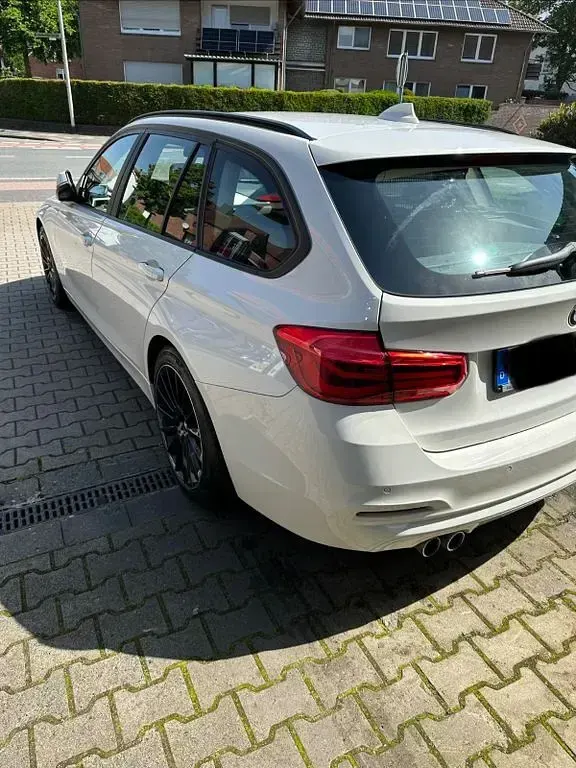 Gebraucht BMW 320 Advantage 190 PS (139 kW) 2019 Weiß Kombi