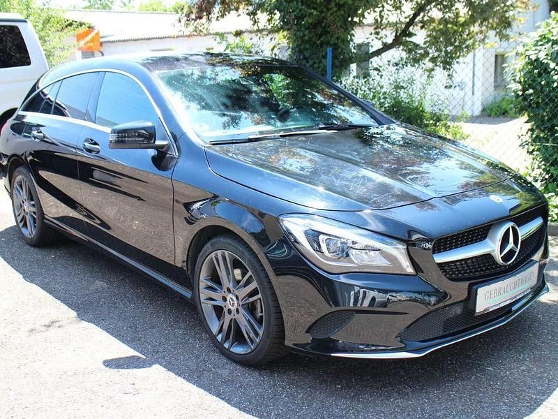 Kosmosschwarz Gebraucht 2018 Mercedes CLA180 Shooting Brake Kombi | 14.900 € (Fairer Preis) - Bild 1/4