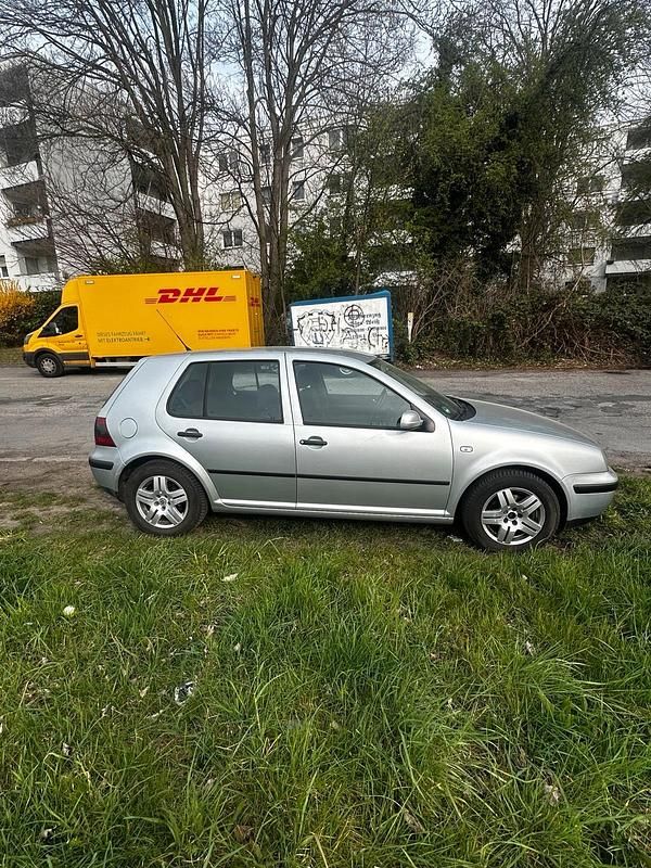 Gebraucht VW Golf IV 100 PS (73 kW) 2000 Silber Kleinwagen