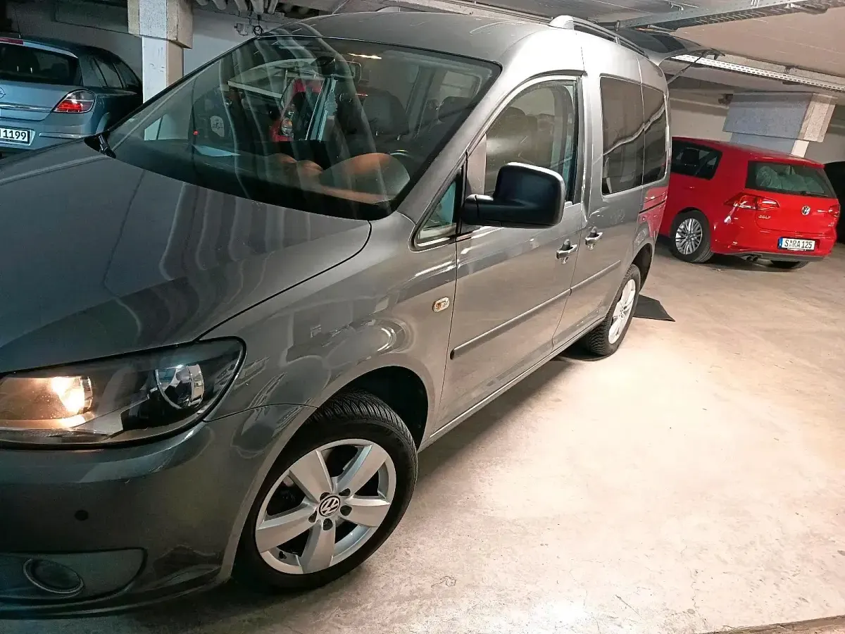 Gebraucht VW Caddy 140 PS (102 kW) 2012 Grau Van / Kleinbus