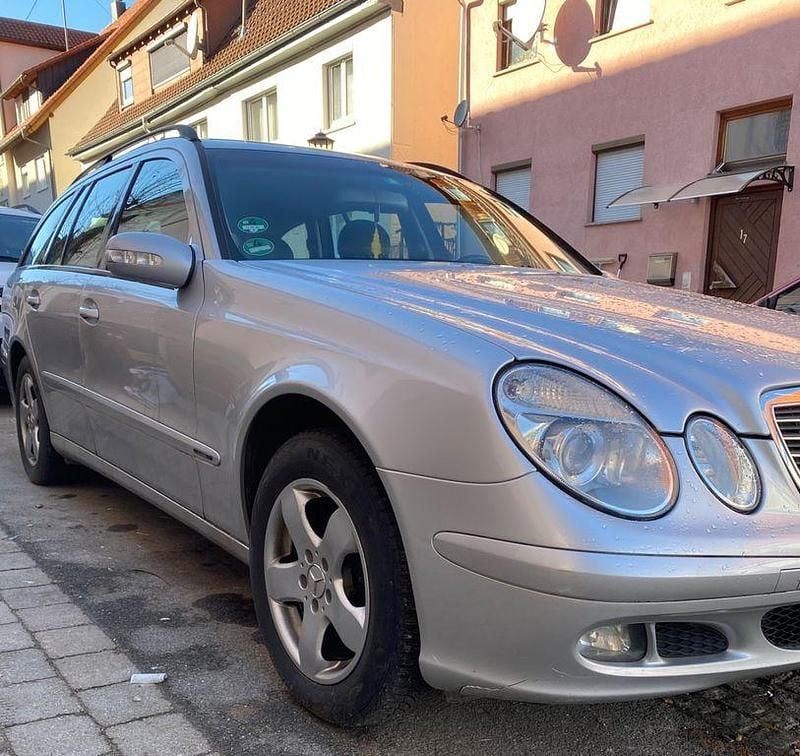 Gebraucht Mercedes E220 Classic 150 PS (110 kW) 2004 Grau Kombi