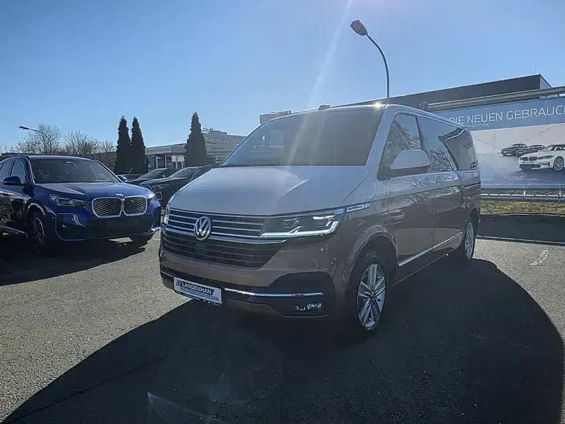 Usado VW Multivan Generation Six 150 HP (110 kW) 2020 Dourado Monovolume
