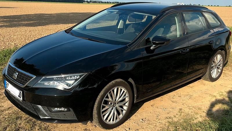 Schwarz Gebraucht 2017 Seat Leon ST Kombi | 13.199 € (Fairer Preis) - Bild 1/4