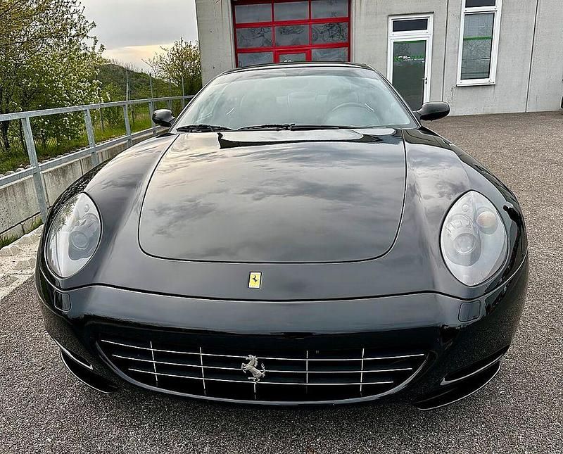 Second-hand Ferrari 612 540 CP (397 kW) 2004 Negru