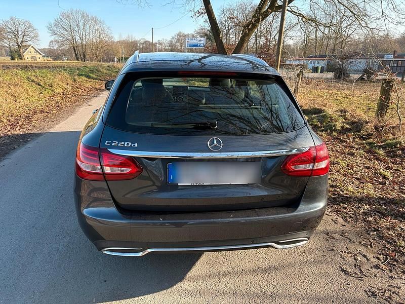 Gebraucht Mercedes C220 Avantgarde 170 PS (125 kW) 2015 Grau Kombi