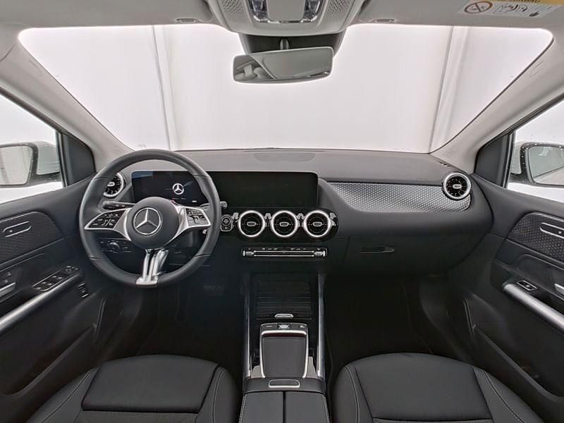 Second-hand Mercedes B180 Progressive 136 CP (100 kW) 2025 Alb Monovolum