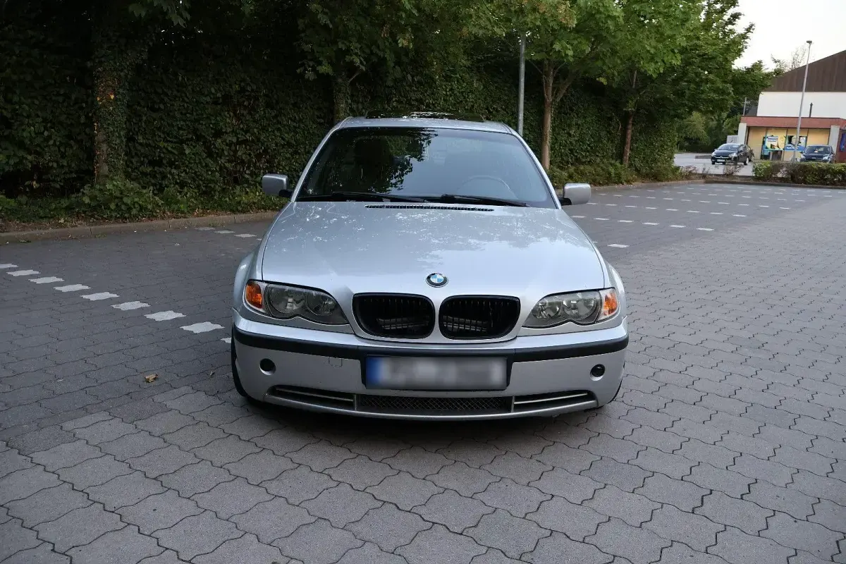 Gebraucht BMW 330 Performance 231 PS (169 kW) 2002 Silber Limousine