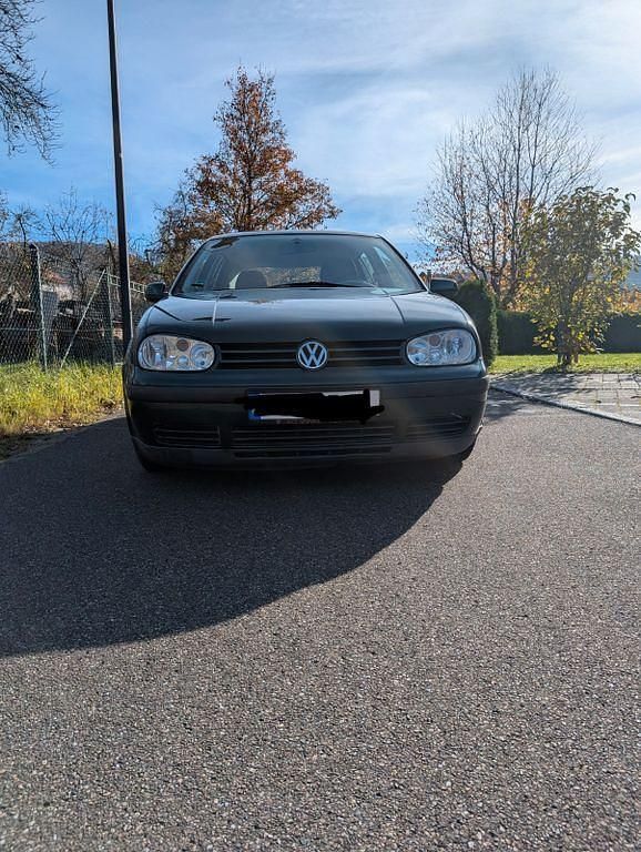 Grün Gebraucht 1999 VW Golf IV Limousine | 990 € (Guter Preis) - Bild 1/4