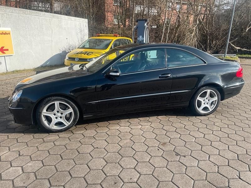 Gebraucht Mercedes CLK320 224 PS (164 kW) 2009 Schwarz Coupé