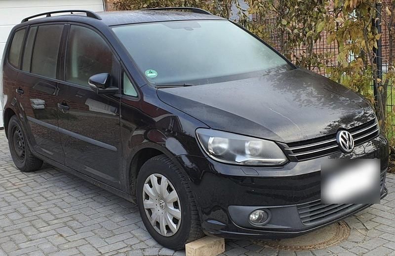 Gebraucht VW Touran 105 PS (77 kW) 2011 Schwarz Van / Kleinbus