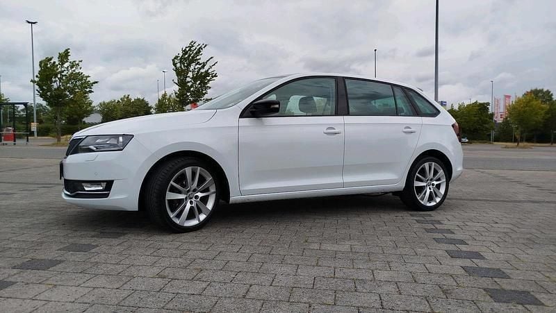 Weiß Gebraucht 2018 Skoda Rapid Drive Kleinwagen | 9.350 € (Fairer Preis) - Bild 1/4