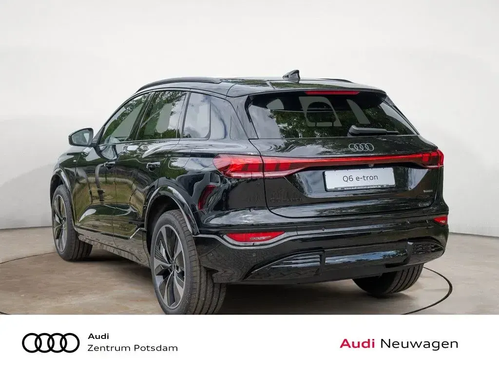 Neu Audi Q6 e-tron Business 314 kW (428 PS) 2026 Grau SUV