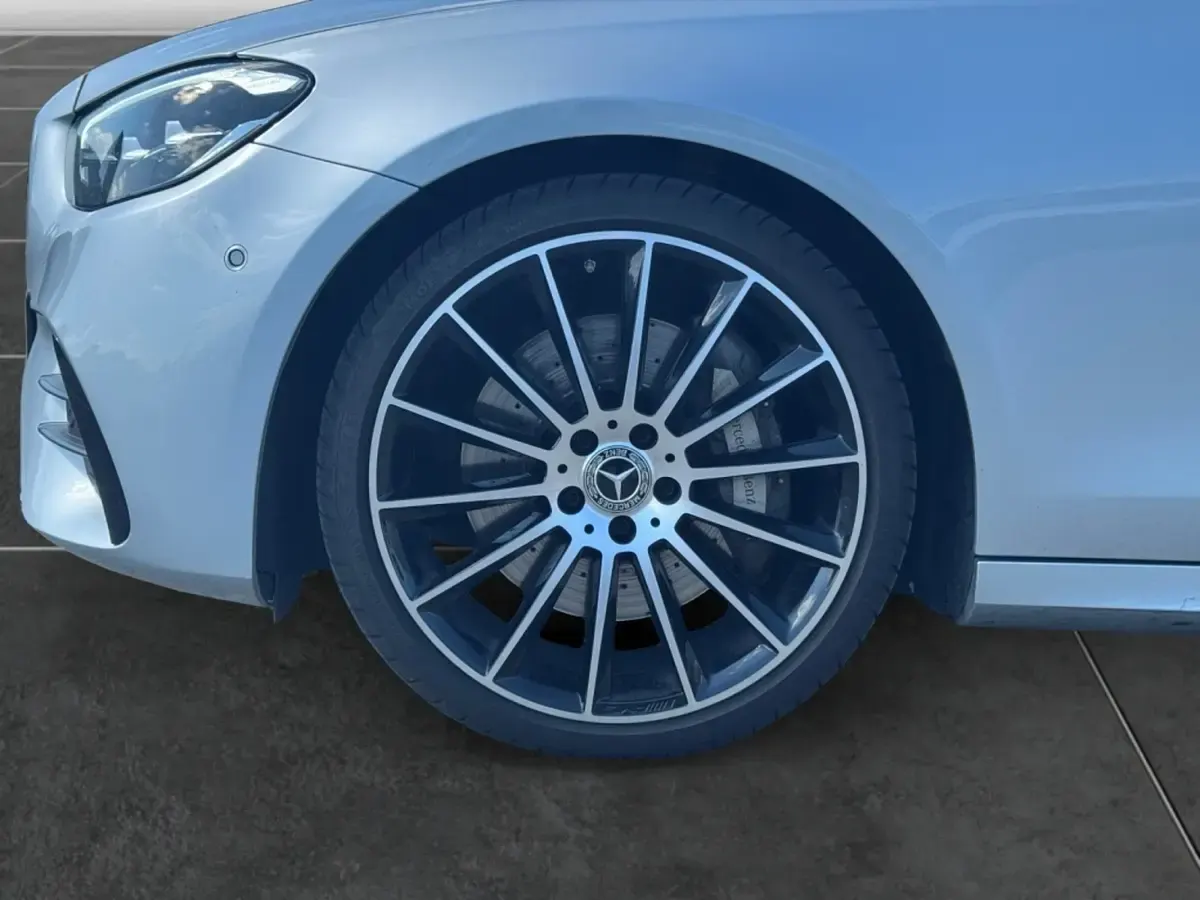 Gebraucht Mercedes E400 AMG 330 PS (242 kW) 2022 Silber Limousine