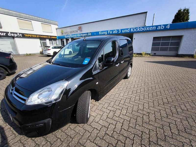 Schwarz Gebraucht 2016 Citroën Berlingo SELECTION Van / Kleinbus | 7.800 € (Fairer Preis) - Bild 1/4
