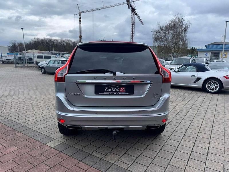 Gebraucht Volvo XC60 Summum 220 PS (161 kW) 2016 Electric silver / metallic SUV