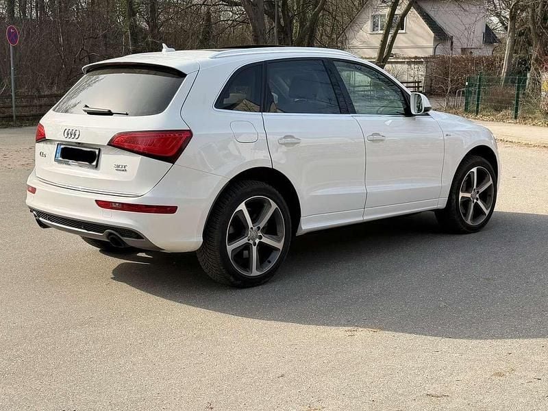 Second-hand Audi Q5 S-Line 272 CP (200 kW) 2016 Alb SUV