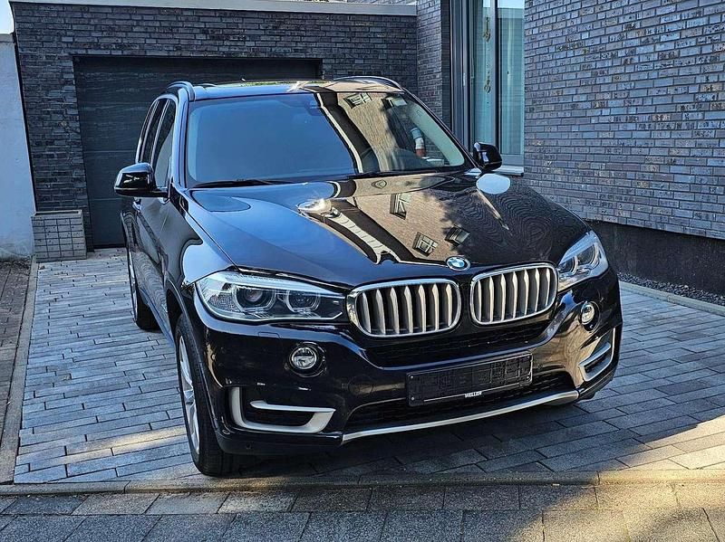 Gebraucht BMW X5 258 PS (189 kW) 2015 Saphirschwarz SUV