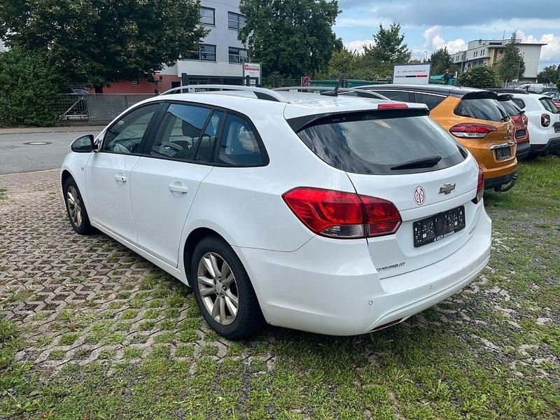 Gebraucht Chevrolet Cruze LT 140 PS (102 kW) 2013 Weiß Kombi